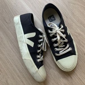Veja Black Canvas WATA Sneaker (size 9) EU 40